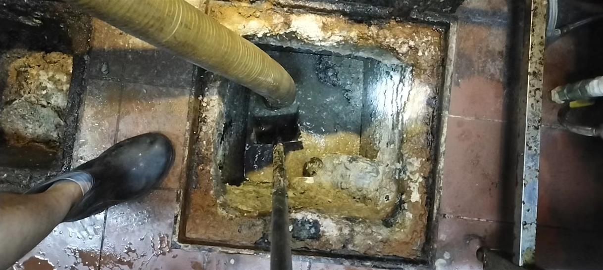 月湖污水池清理一般都有毒气，怎么预防中毒呢？